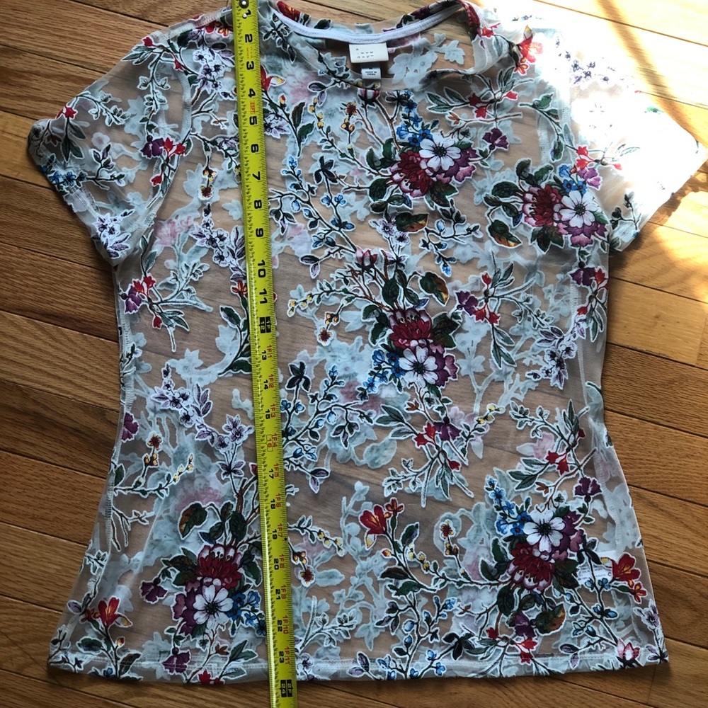 T-Shirt - Picture 6 of 6